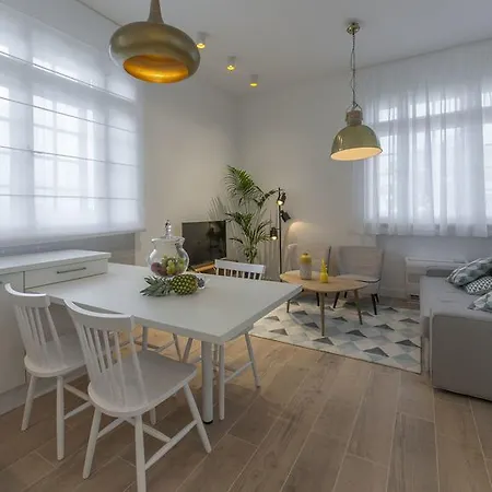 Ah Design Luxury Apartmán *